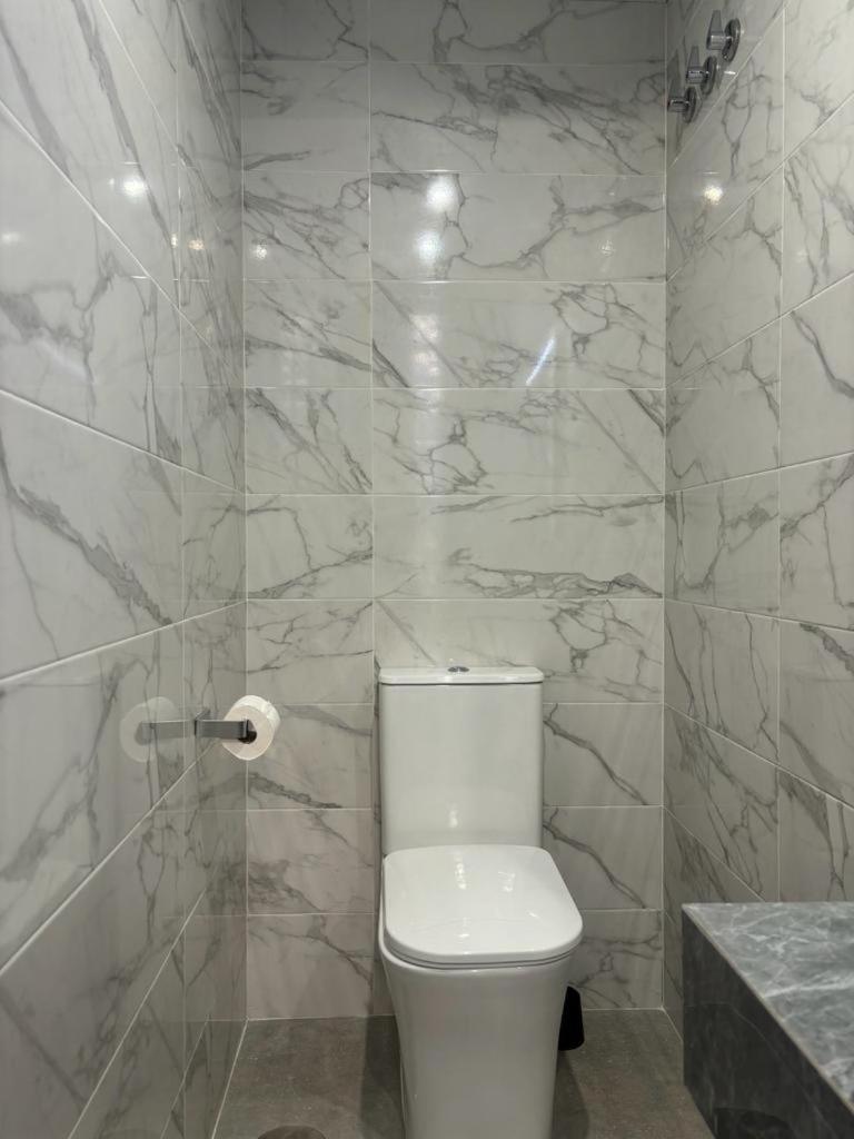Hermoso Piso A 5 Minutos De La Estacion De Bus Y Tren Maria Zambrano Málaga Extérieur photo