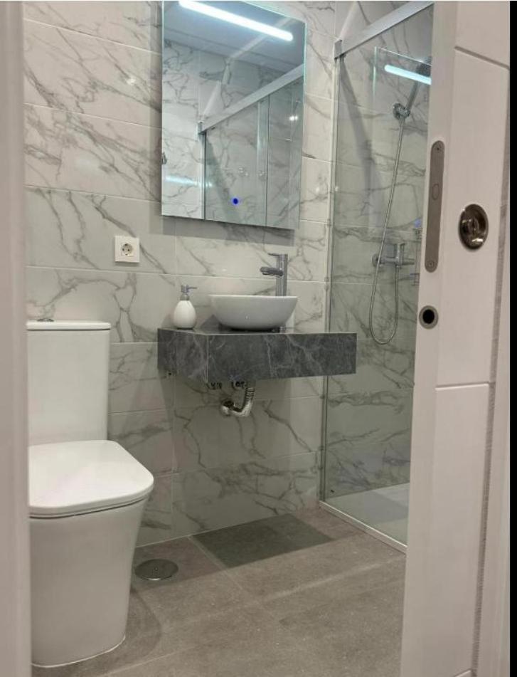 Hermoso Piso A 5 Minutos De La Estacion De Bus Y Tren Maria Zambrano Málaga Extérieur photo